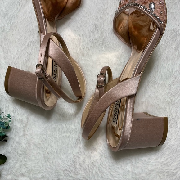 Badgley Mischka Brand
Taylin Low Heel Glamour Sandal - Picture 12 of 15